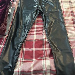 Cupshe small black leggings